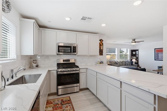 6138 Foxes Dale Street, Las Vegas, NV 89166