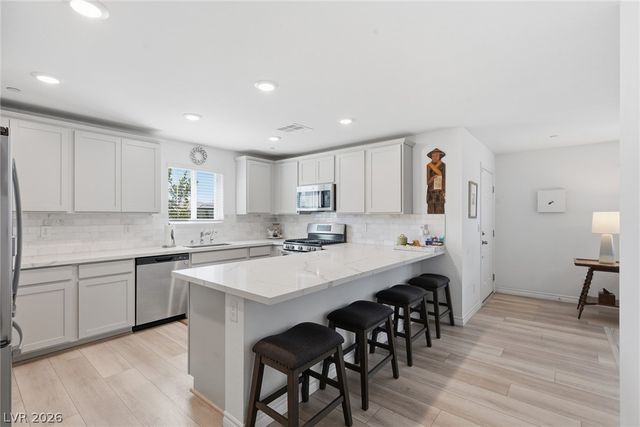 6138 Foxes Dale Street, Las Vegas, NV 89166