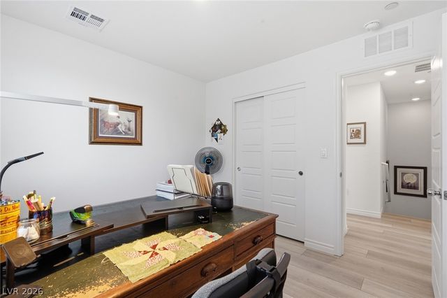 6138 Foxes Dale Street, Las Vegas, NV 89166
