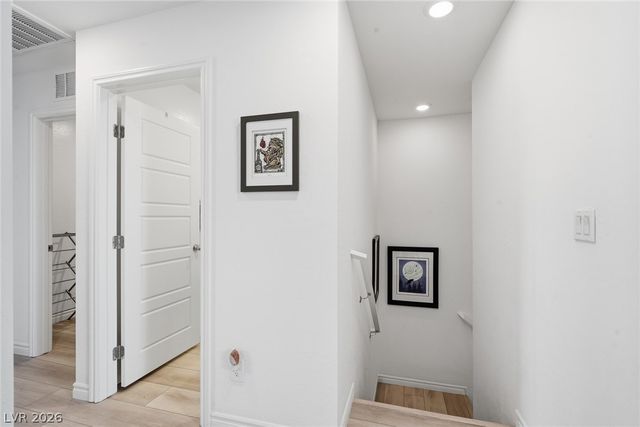 6138 Foxes Dale Street, Las Vegas, NV 89166