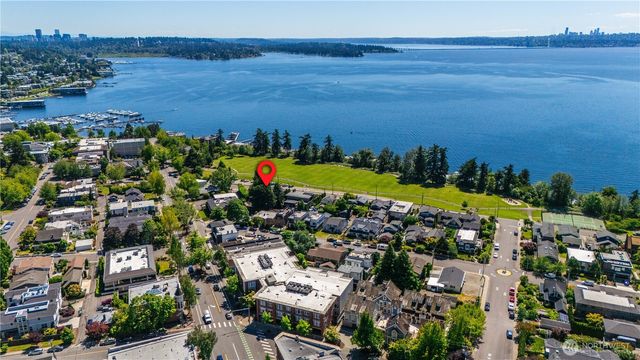 122 Waverly Way, Kirkland, WA 98033