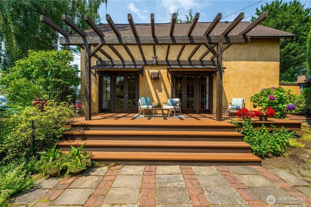 122 Waverly Way, Kirkland, WA 98033