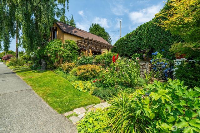 122 Waverly Way, Kirkland, WA 98033