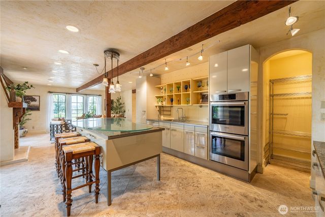 122 Waverly Way, Kirkland, WA 98033