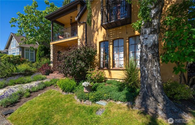 122 Waverly Way, Kirkland, WA 98033