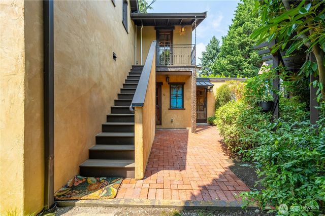 122 Waverly Way, Kirkland, WA 98033