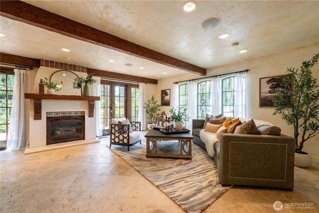 122 Waverly Way, Kirkland, WA 98033