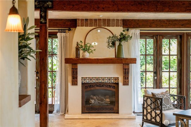 122 Waverly Way, Kirkland, WA 98033