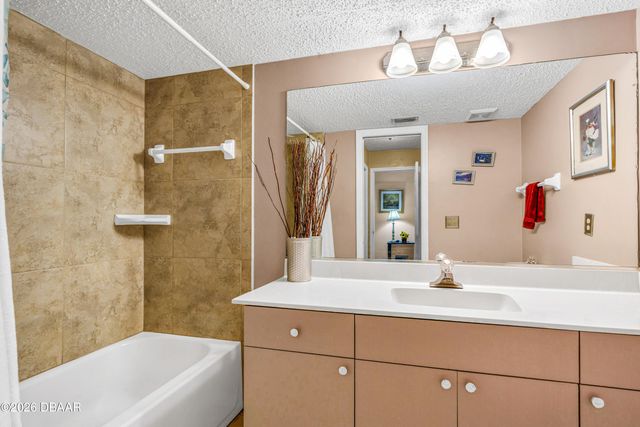 524 Crooked Stick Drive, Daytona Beach, FL 32114