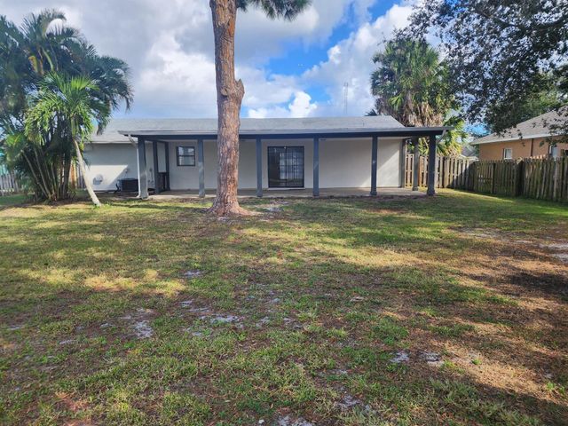 941 SW Mccall Road, Port St Lucie, FL 34953