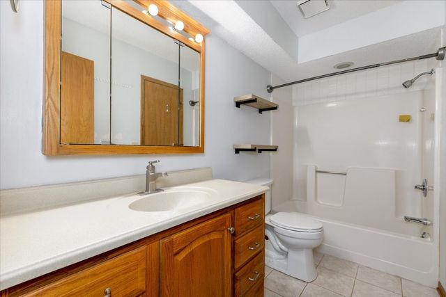 5317 Pommel Place, West Des Moines, IA 50266