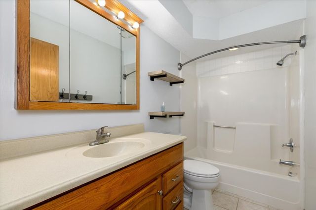 5317 Pommel Place, West Des Moines, IA 50266