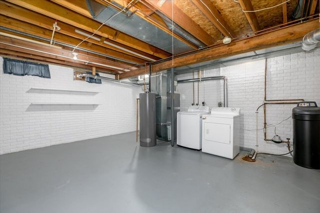 5317 Pommel Place, West Des Moines, IA 50266