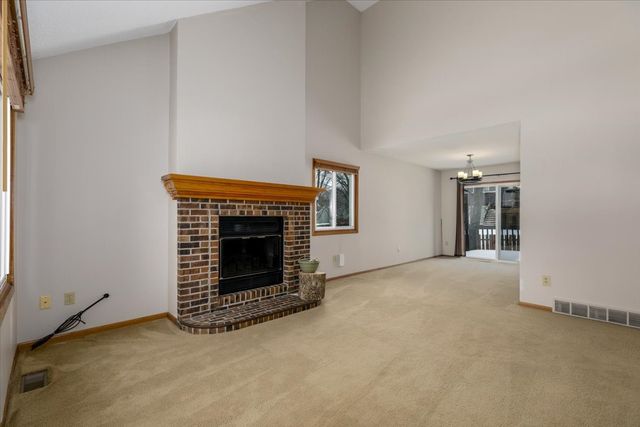 5317 Pommel Place, West Des Moines, IA 50266