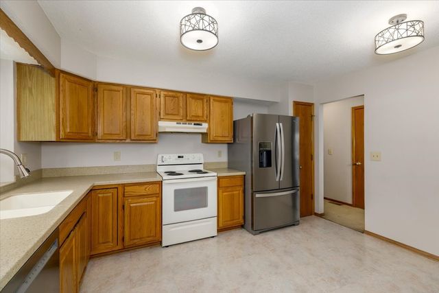 5317 Pommel Place, West Des Moines, IA 50266