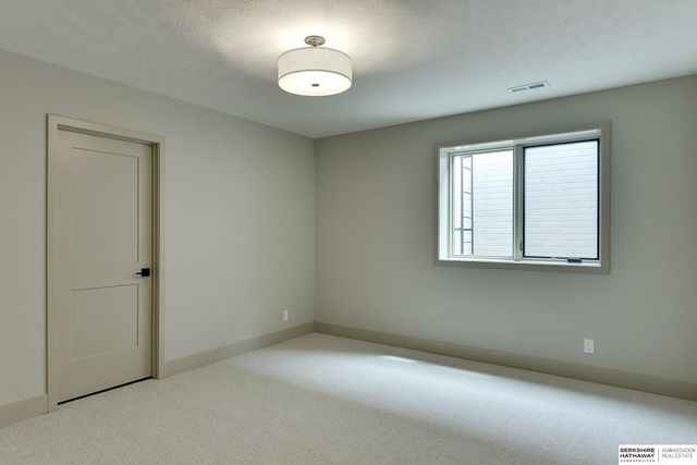 10618 S 126th Court, Omaha, NE 68137