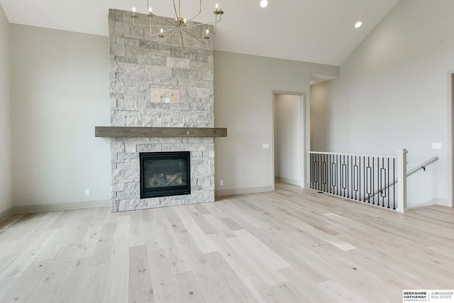 10618 S 126th Court, Omaha, NE 68137