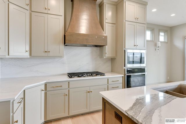 10618 S 126th Court, Omaha, NE 68137