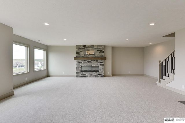 10618 S 126th Court, Omaha, NE 68137