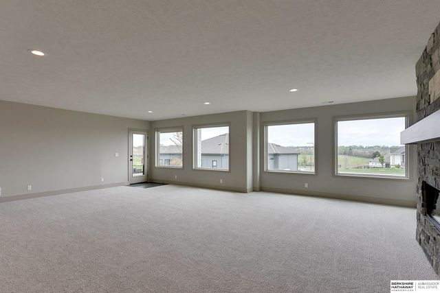 10618 S 126th Court, Omaha, NE 68137