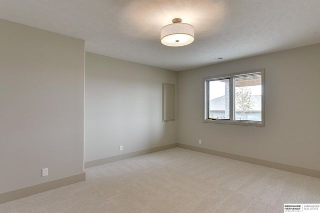 10618 S 126th Court, Omaha, NE 68137