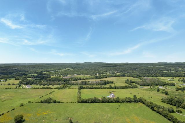 1246 Salem Rd, Lebanon, TN 37090