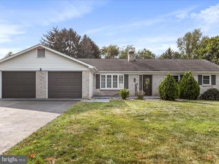 107 OVERHILL DR, Chambersburg, PA 17202