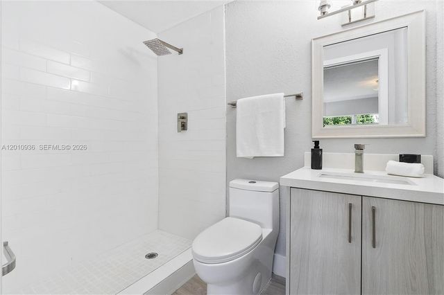 925 NW 84th St, Miami, FL 33150