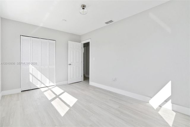 925 NW 84th St, Miami, FL 33150