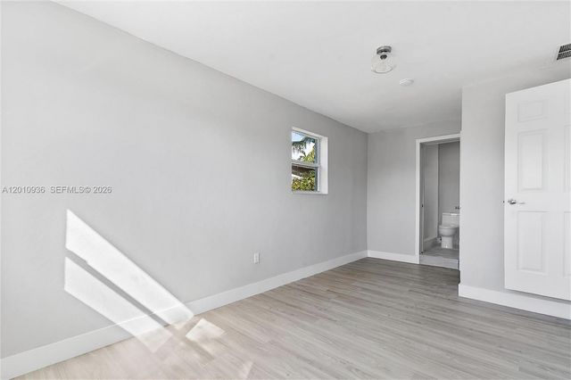 925 NW 84th St, Miami, FL 33150