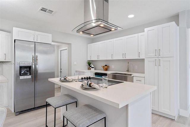 925 NW 84th St, Miami, FL 33150