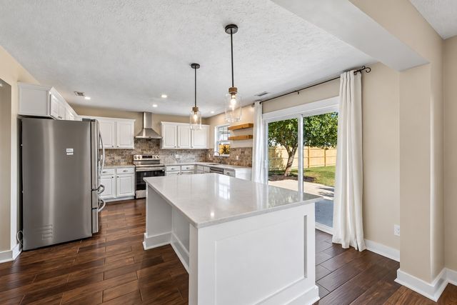 802 Brooksdale Dr, Smyrna, TN 37167