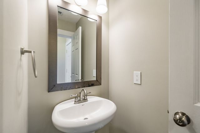 802 Brooksdale Dr, Smyrna, TN 37167