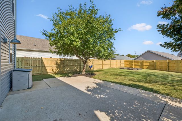 802 Brooksdale Dr, Smyrna, TN 37167