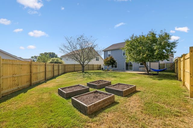 802 Brooksdale Dr, Smyrna, TN 37167
