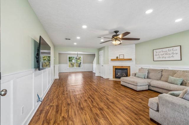 802 Brooksdale Dr, Smyrna, TN 37167