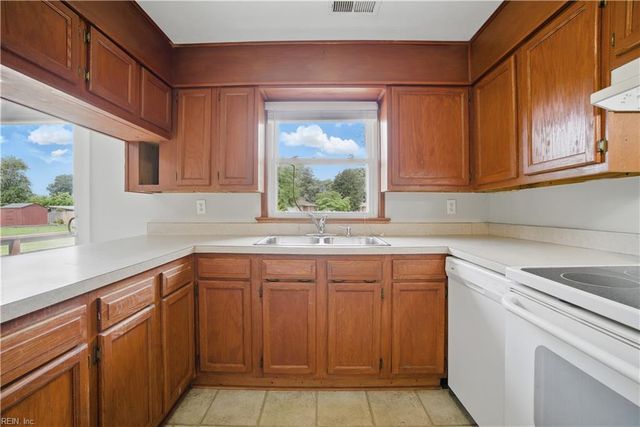 1013 Valmire DR, Chesapeake, VA 23320