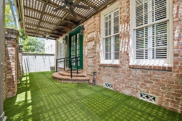 6022 Burgoyne Road, Houston, TX 77057