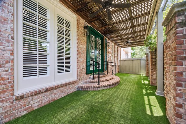 6022 Burgoyne Road, Houston, TX 77057