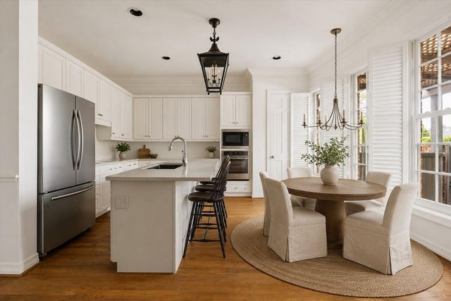 6022 Burgoyne Road, Houston, TX 77057