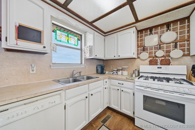 7921 E 126th Street N, Collinsville, OK 74021