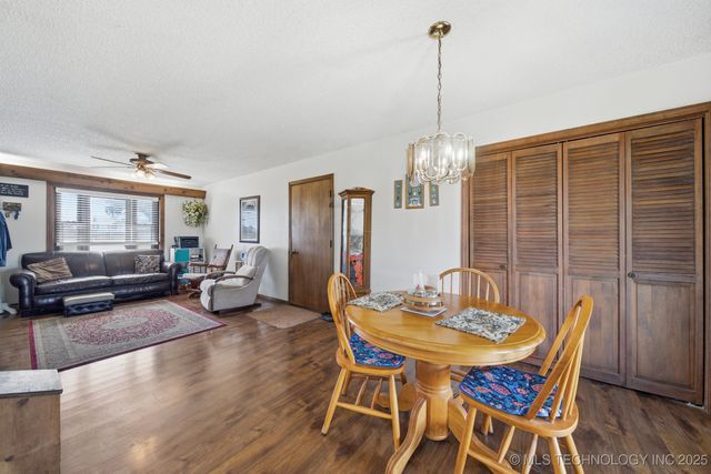 7921 E 126th Street N, Collinsville, OK 74021