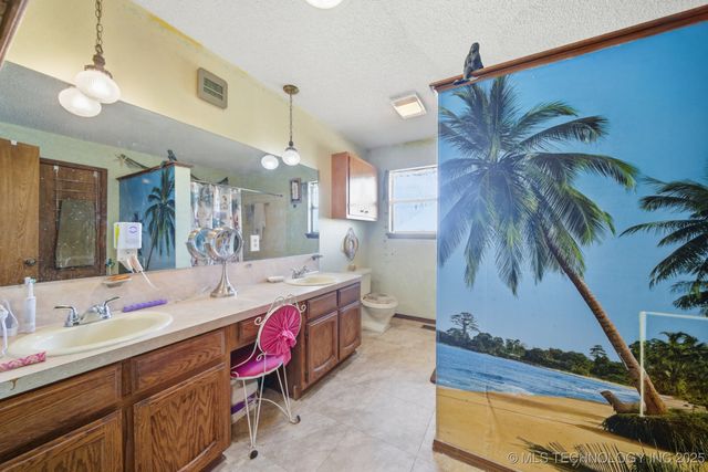 7921 E 126th Street N, Collinsville, OK 74021