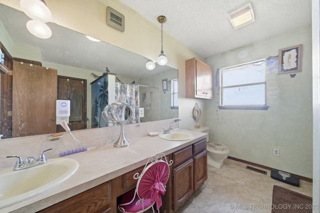 7921 E 126th Street N, Collinsville, OK 74021