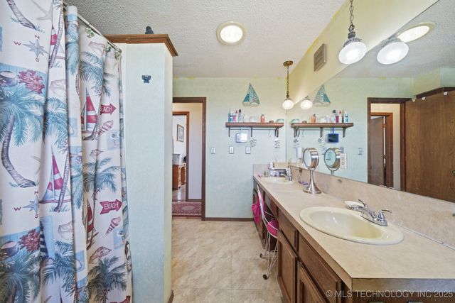 7921 E 126th Street N, Collinsville, OK 74021