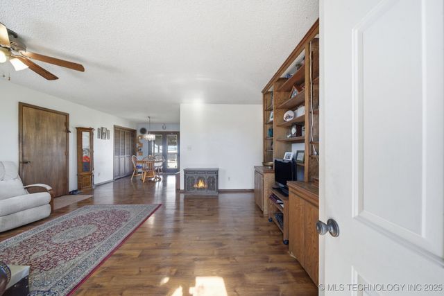 7921 E 126th Street N, Collinsville, OK 74021