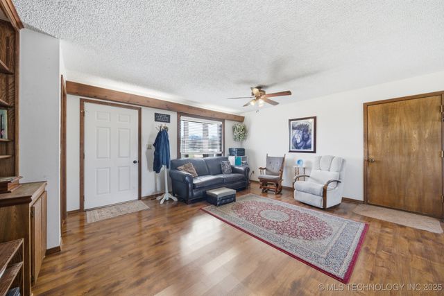 7921 E 126th Street N, Collinsville, OK 74021