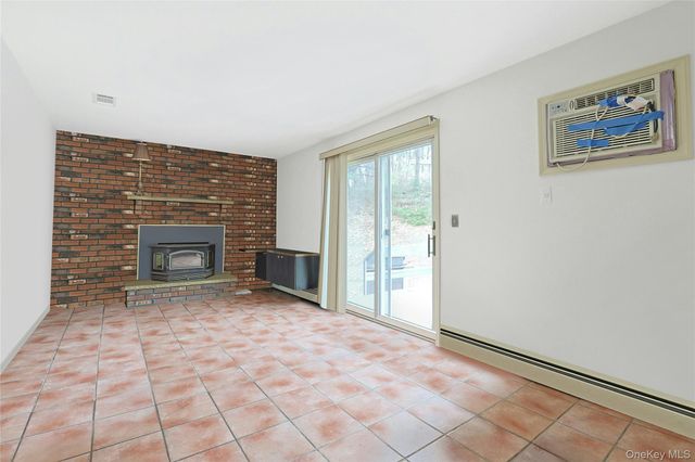 381 Route 32, Central Valley, NY 10917