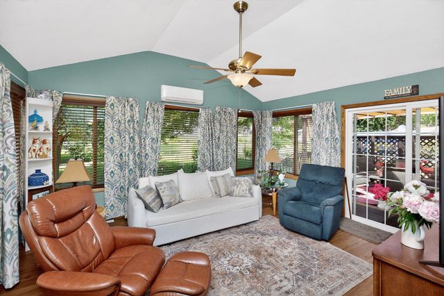 3840 E 26th Street, Des Moines, IA 50317