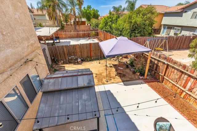 754 De La Luz, Perris, CA 92571